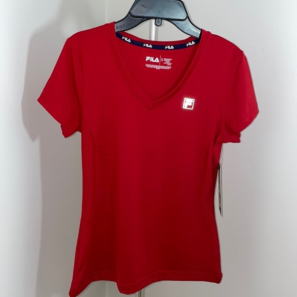 LAST ONE AVAILABLE!! New Fila Sport Women's Tru Stretch Racer Tee Size Small - Picture 1 of 11